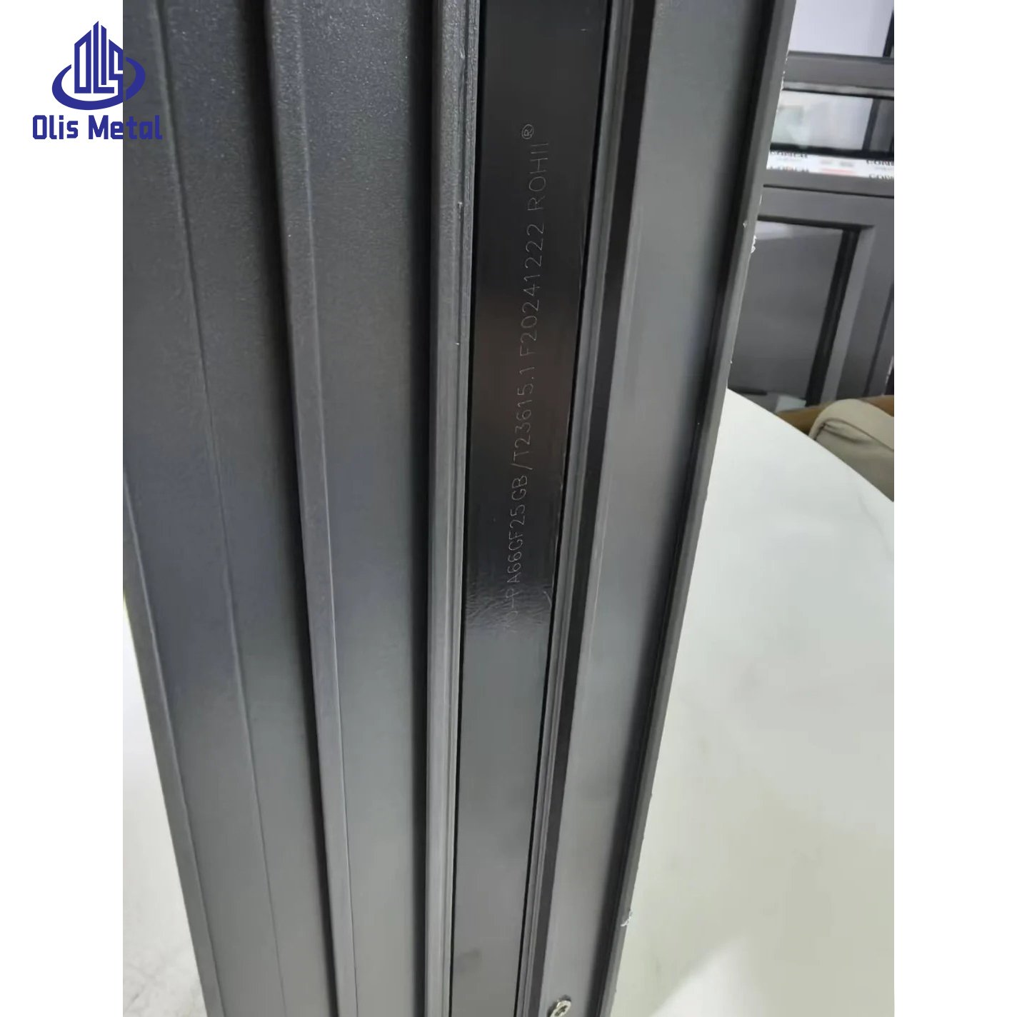 Modern Residential Aluminum Single Sash Casement Window with Integrated Screen - Image 3